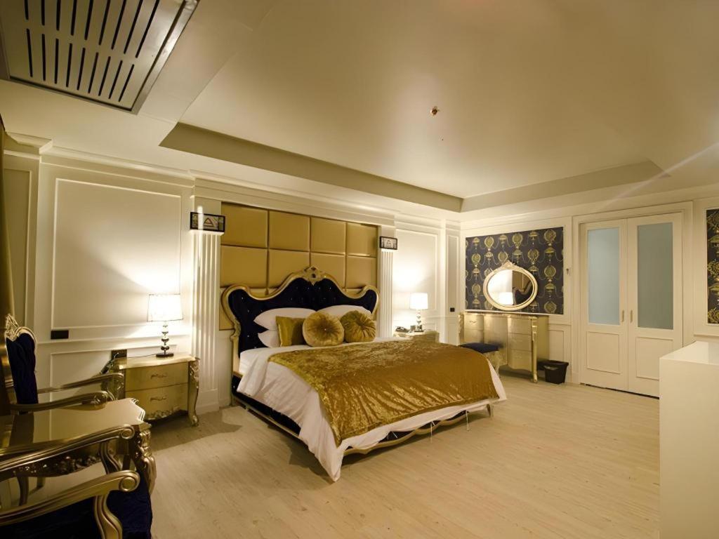 Alvarez Hotel Buriram Ngoại thất bức ảnh