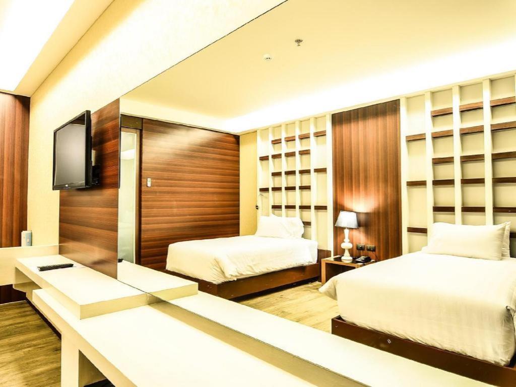 Alvarez Hotel Buriram Ngoại thất bức ảnh