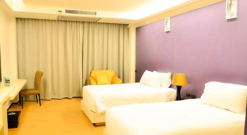 Alvarez Hotel Buriram Ngoại thất bức ảnh