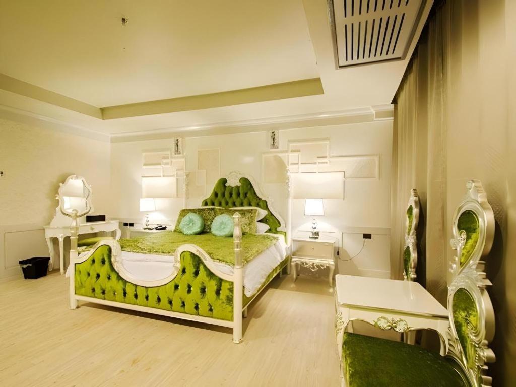 Alvarez Hotel Buriram Ngoại thất bức ảnh