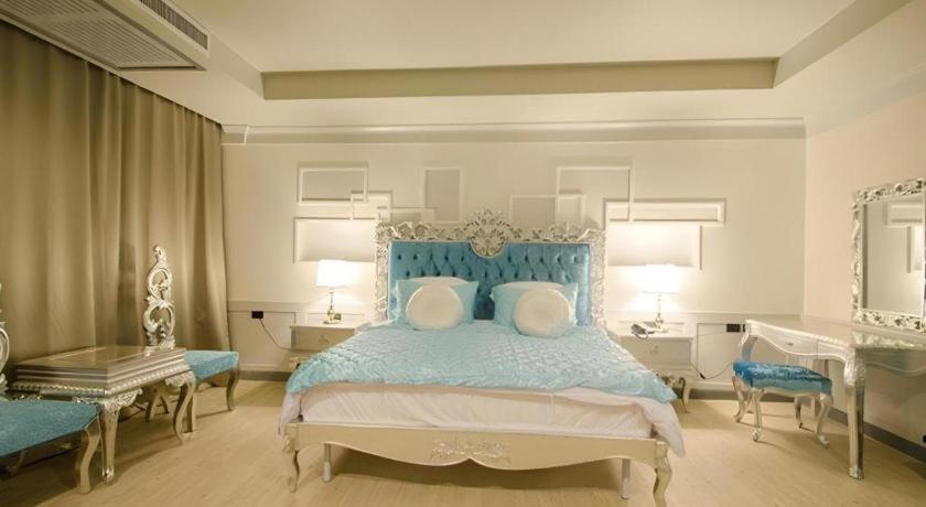 Alvarez Hotel Buriram Ngoại thất bức ảnh