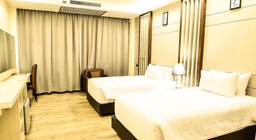 Alvarez Hotel Buriram Ngoại thất bức ảnh