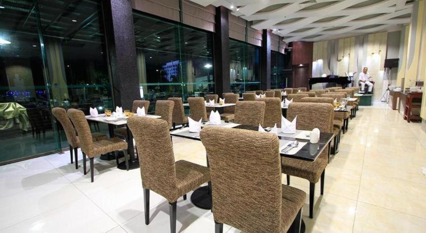 Alvarez Hotel Buriram Ngoại thất bức ảnh