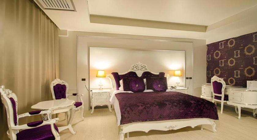 Alvarez Hotel Buriram Ngoại thất bức ảnh